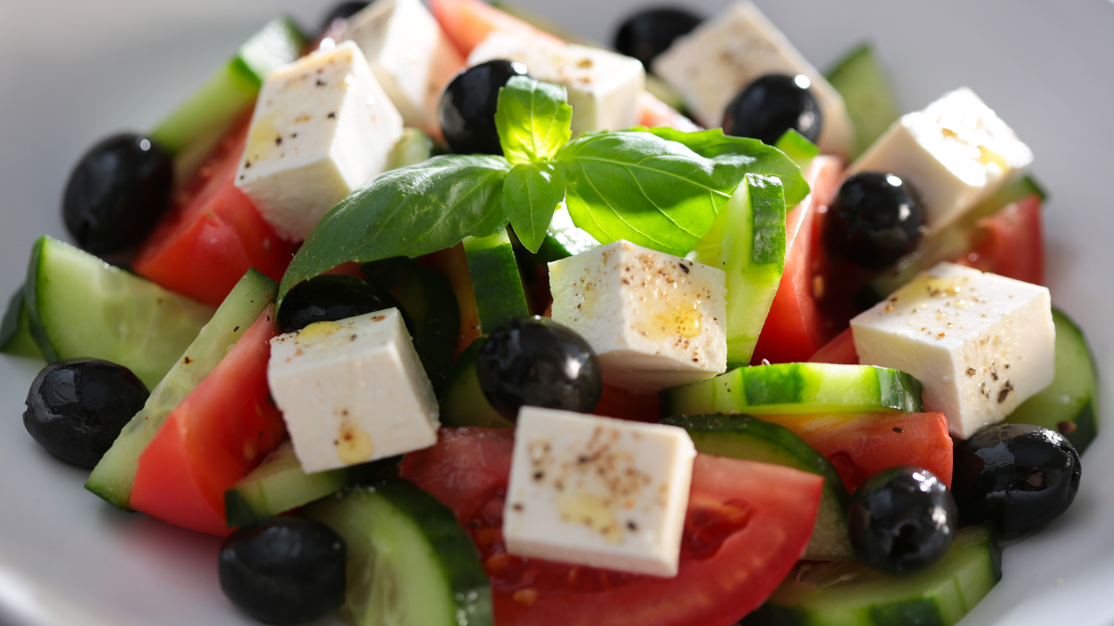 The Room Temperature Secret: Maximize Greek Salad's Health Benefits
